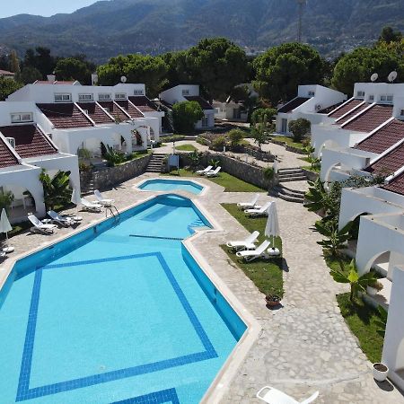 Club Lapethos Bungalow Kyrenia  Esterno foto