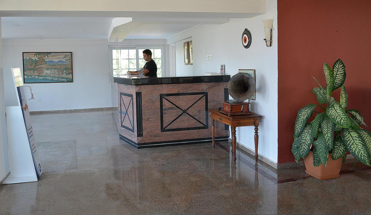 Club Lapethos Bungalow Kyrenia  Esterno foto