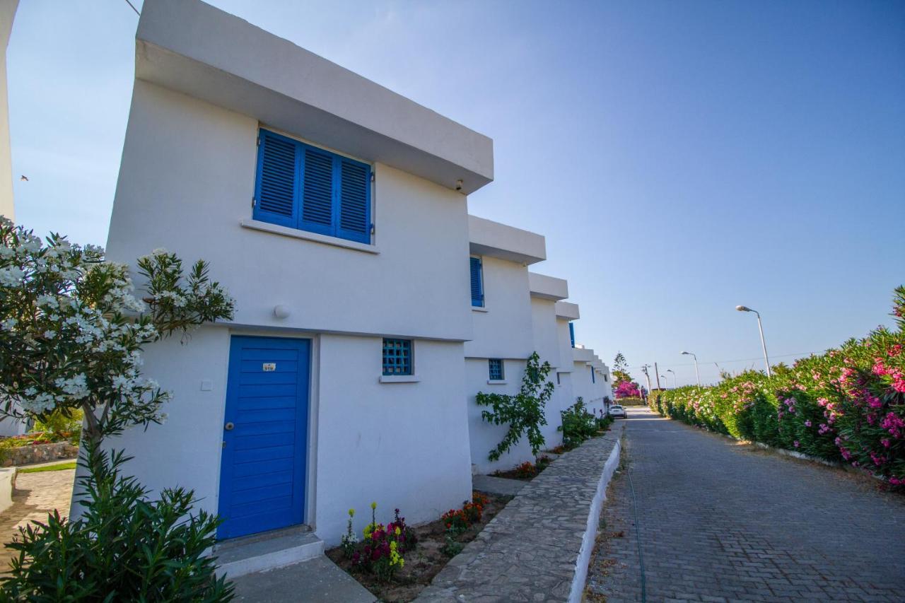Club Lapethos Bungalow Kyrenia  Esterno foto