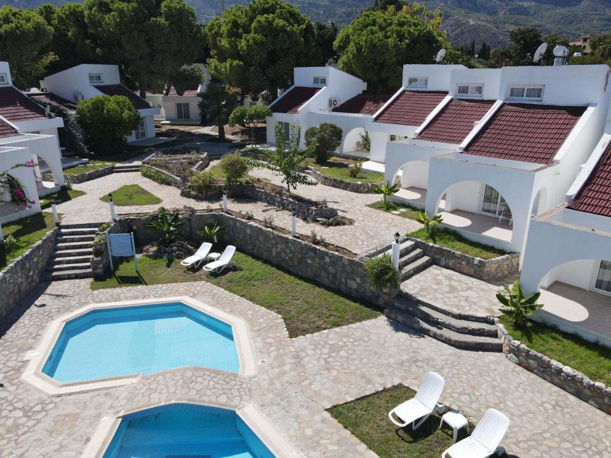 Club Lapethos Bungalow Kyrenia  Esterno foto